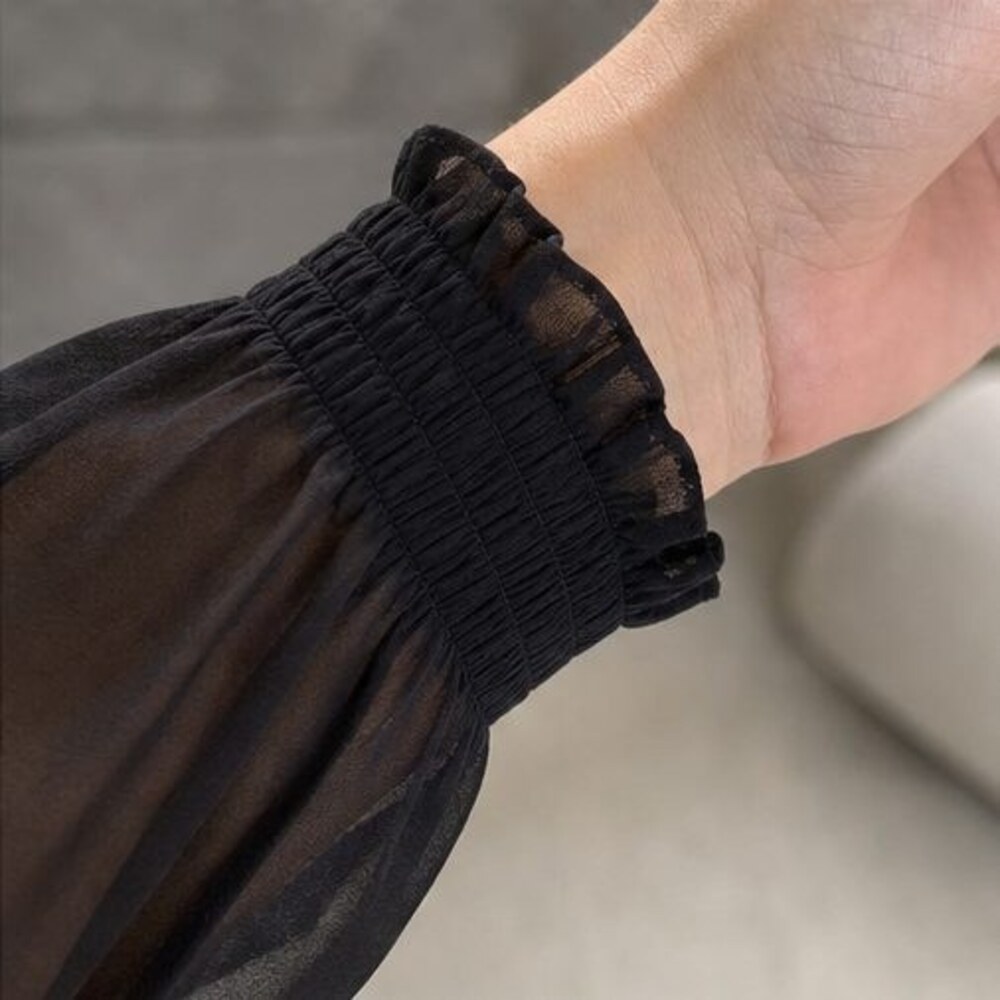 Emerald Button Blouse - Picture 5 of 6